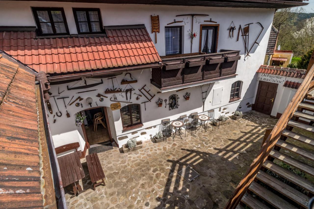 Pension A Restaurace Regina Větřní Exterior foto